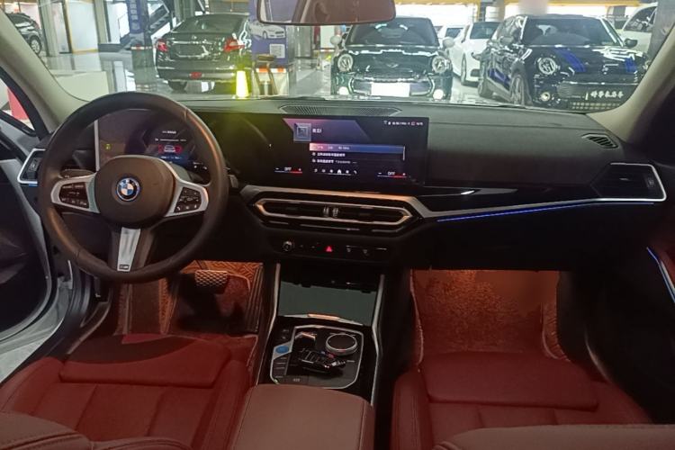 Used BMW i3 2024 eDrive 35 L Center Console