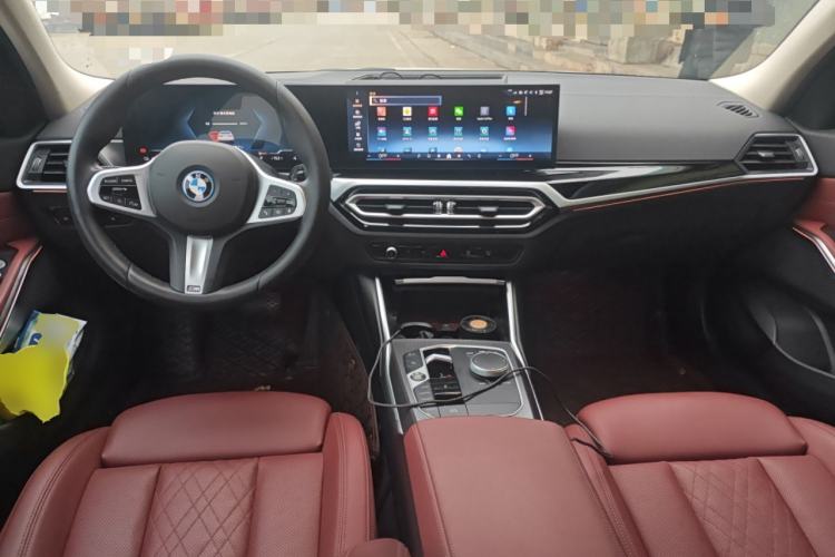 Used BMW i3 2024 eDrive 40 L Midnight Edition Center Console