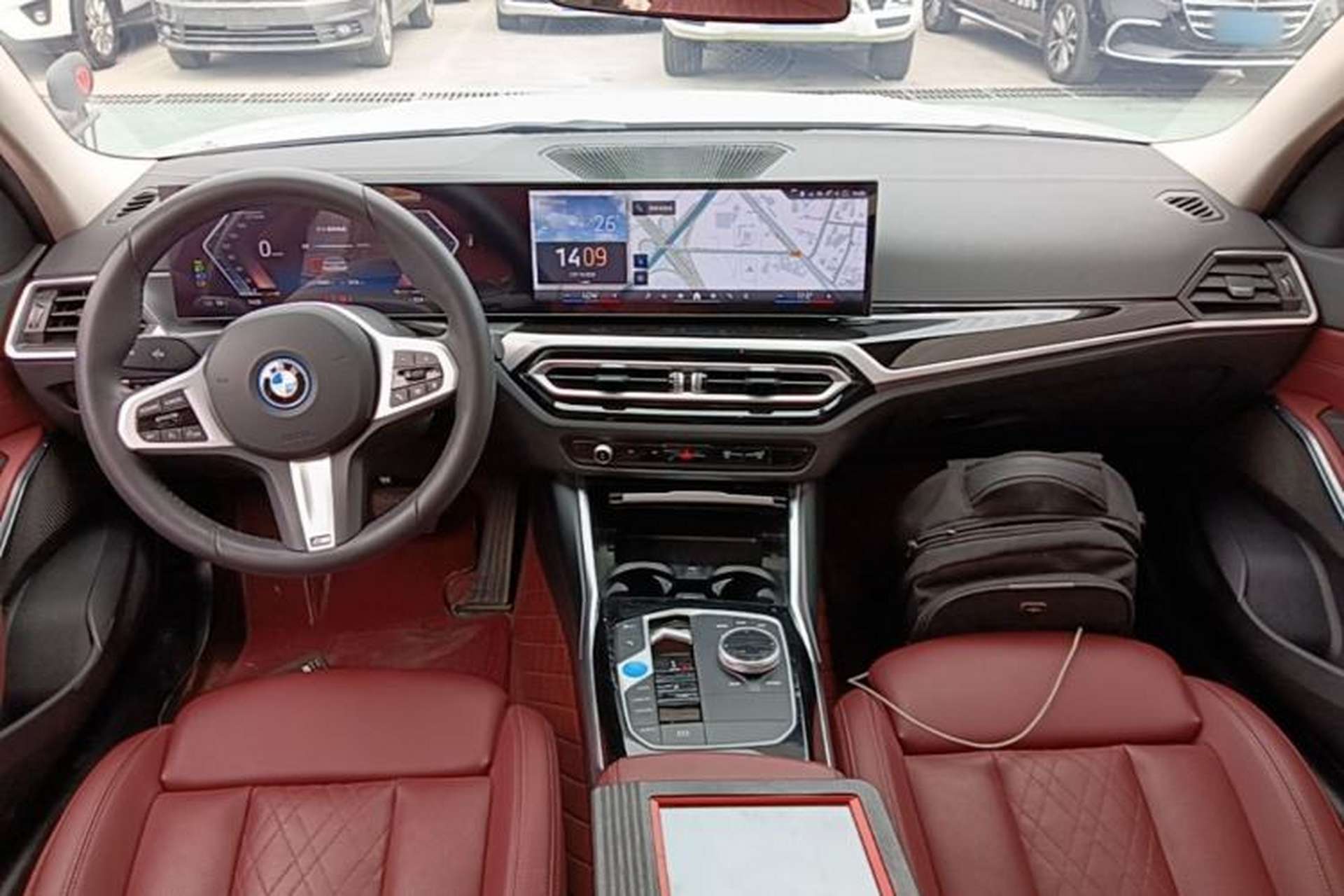 Used BMW i3 2024 eDrive 35 L Center Console