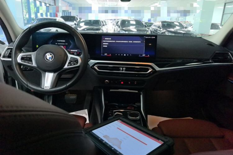 Used BMW i3 2024 eDrive 35 L Center Console
