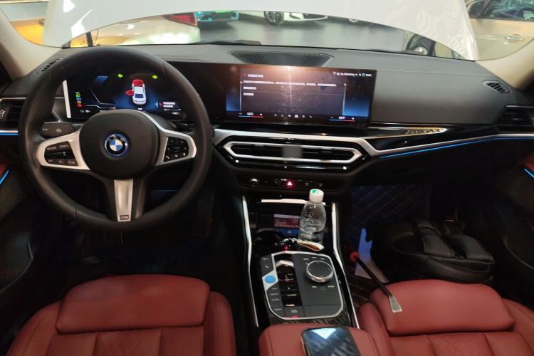 Used BMW i3 2024 eDrive 35 L Center Console