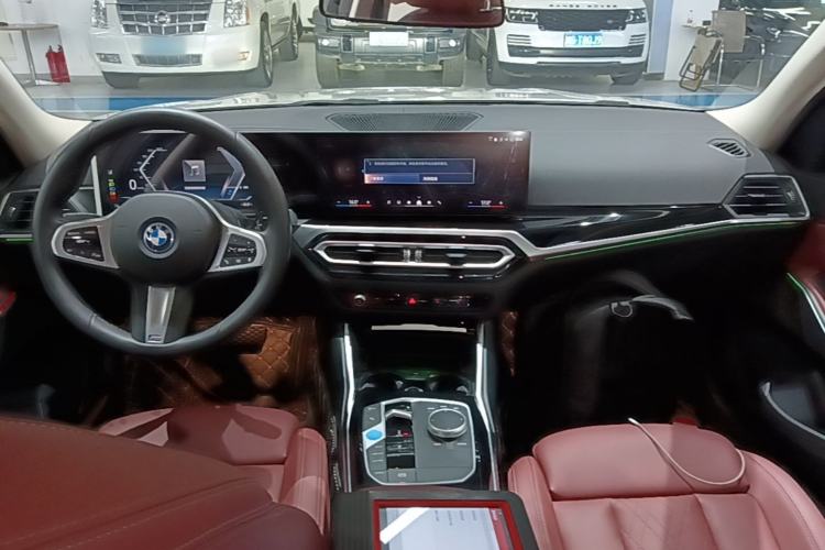 Used BMW i3 2024 eDrive 35 L Center Console
