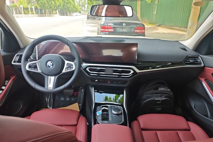 Used BMW i3 2024 eDrive 35 L Center Console