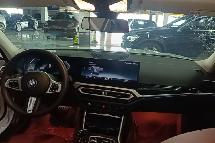 Used BMW i3 2024 eDrive 40 L Midnight Edition Center Console