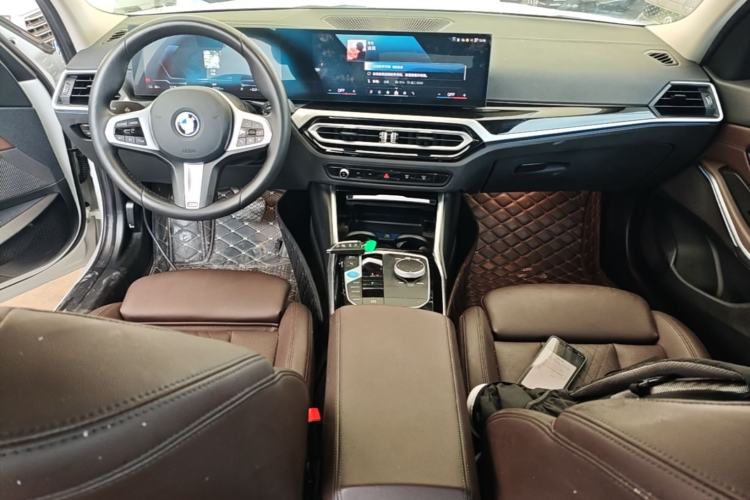 Used BMW i3 2024 eDrive 35 L Center Console