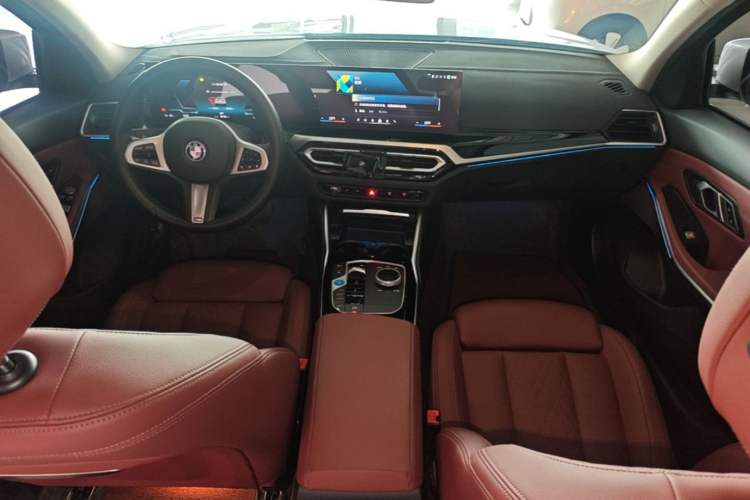 Used BMW i3 2024 eDrive 35 L Center Console