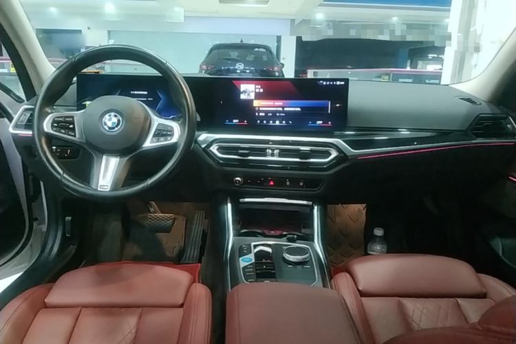 Used BMW i3 2024 eDrive 40 L Midnight Sports Package Center Console
