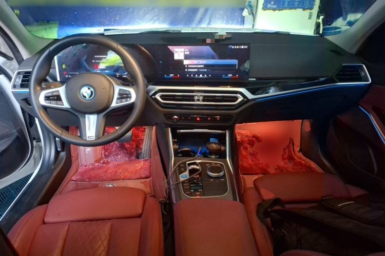 Used BMW i3 2024 eDrive 40 L Midnight Edition Center Console