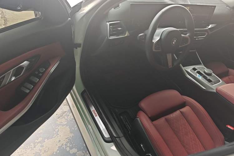 Used BMW i3 2024 eDrive 40 L Midnight Edition Driver Seat