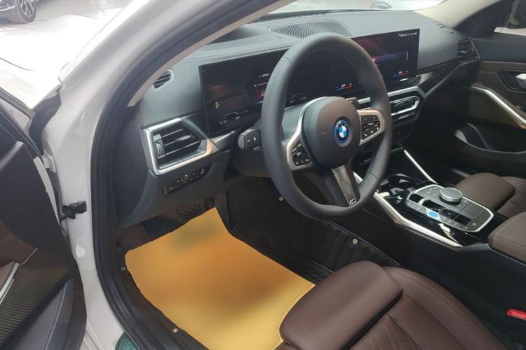 Used BMW i3 2024 eDrive 35 L Driver Seat