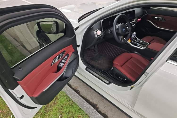 Used BMW i3 2024 eDrive 40 L Midnight Edition Driver Seat