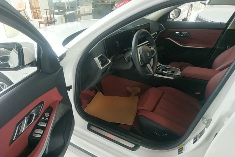 Used BMW i3 2024 eDrive 35 L Driver Seat
