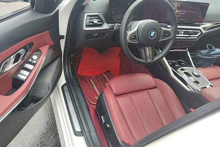 Used BMW i3 2024 eDrive 35 L Driver Seat