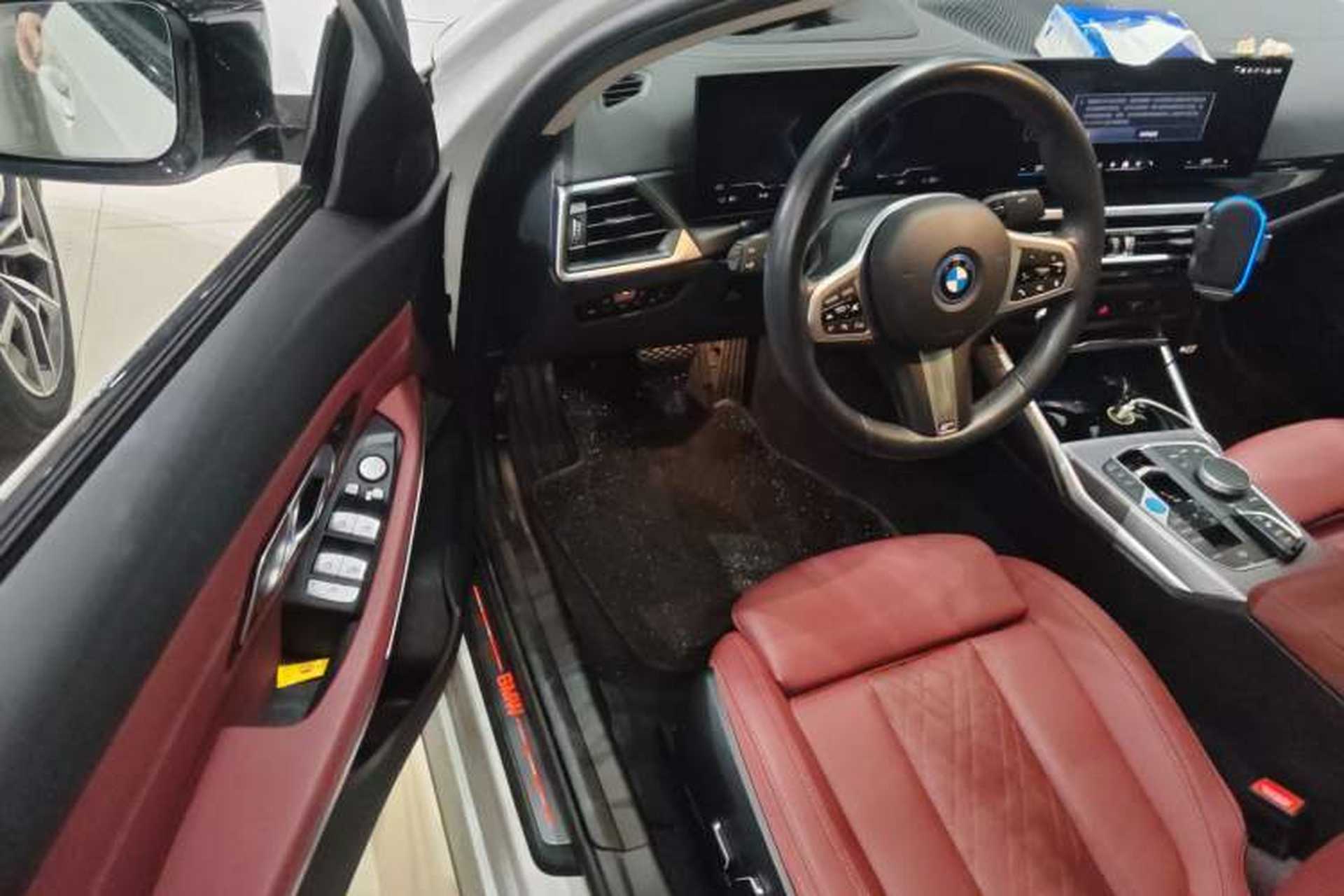 Used BMW i3 2024 eDrive 40 L Midnight Sports Package Driver Seat
