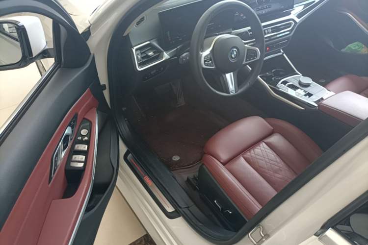 Used BMW i3 2024 eDrive 35 L Driver Seat