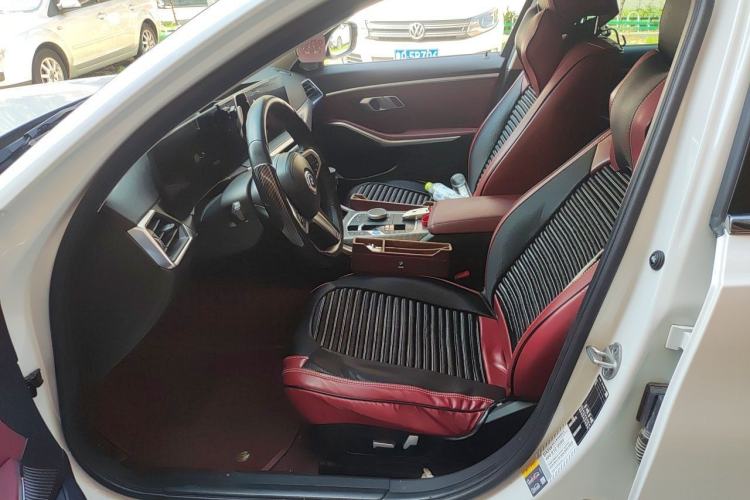 Used BMW i3 2024 eDrive 35 L Driver Seat