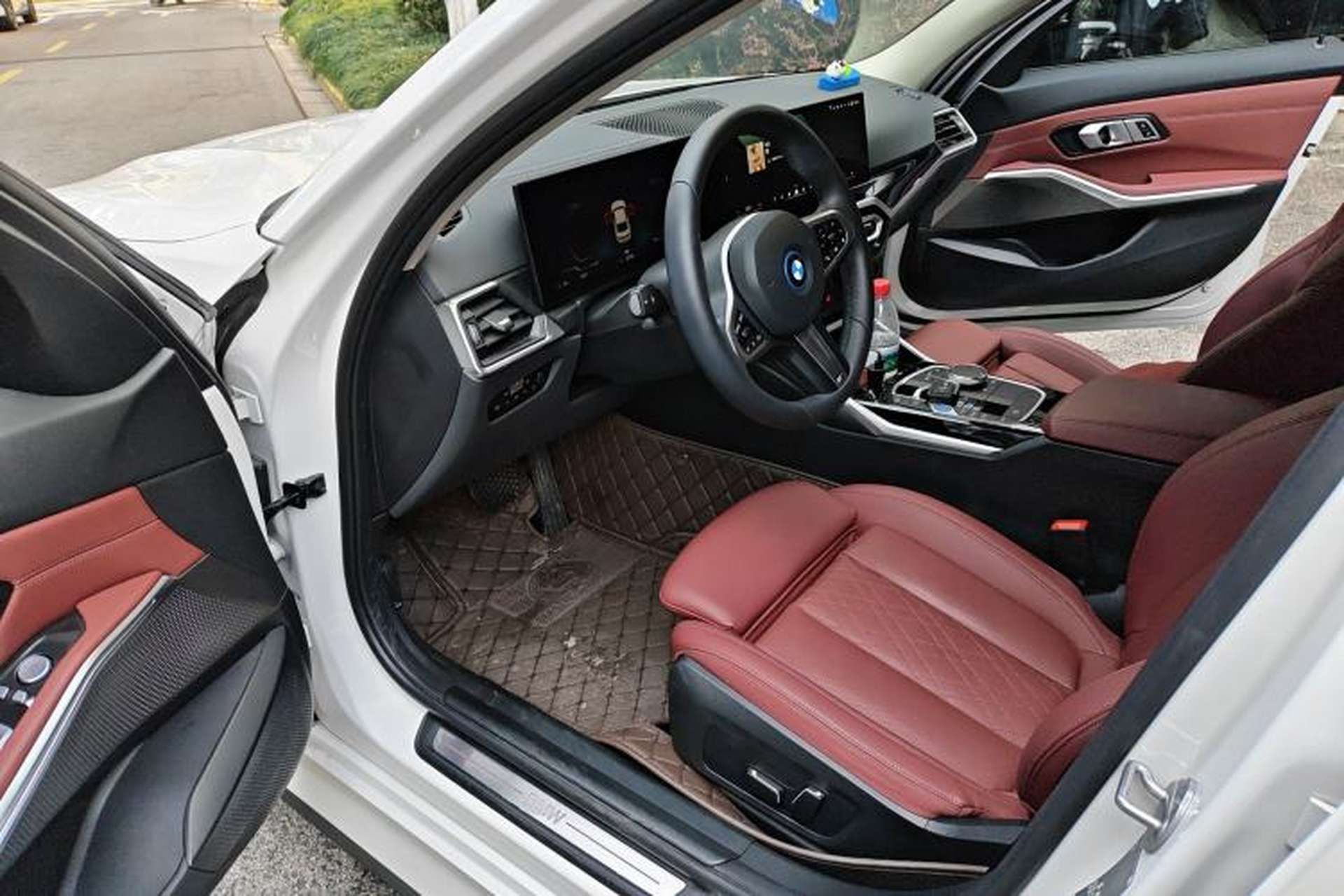 Used BMW i3 2024 eDrive 35 L Driver Seat