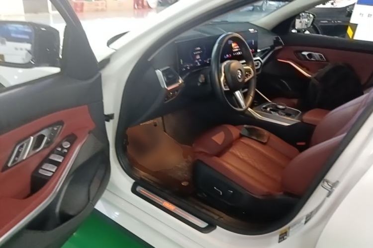 Used BMW i3 2024 eDrive 40 L Midnight Edition Driver Seat