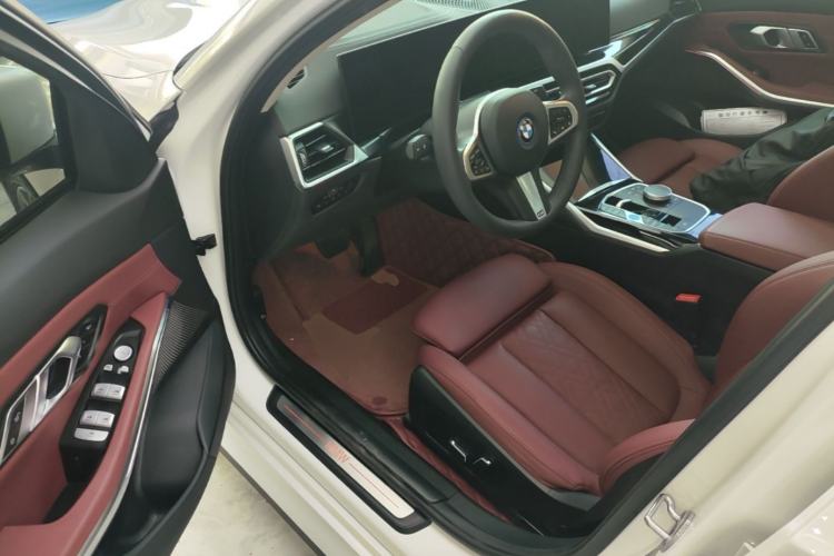 Used BMW i3 2024 eDrive 35 L Driver Seat