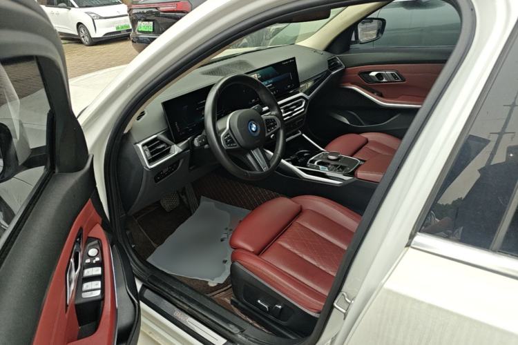 Used BMW i3 2024 eDrive 35 L Driver Seat
