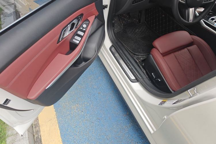 Used BMW i3 2024 eDrive 35 L Driver Seat