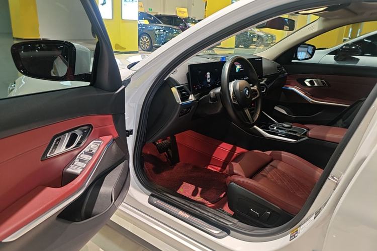 Used BMW i3 2024 eDrive 35 L Driver Seat