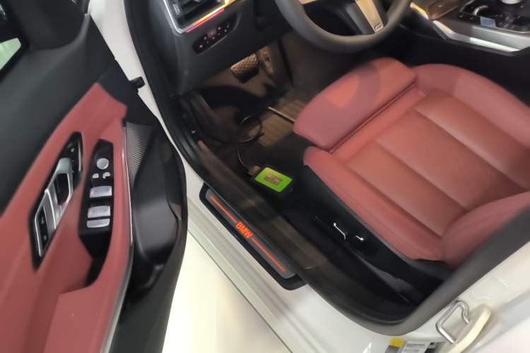 Used BMW i3 2024 eDrive 40 L Midnight Edition Driver Seat