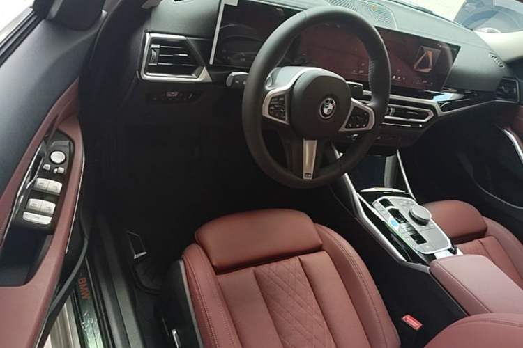 Used BMW i3 2024 eDrive 35 L Driver Seat