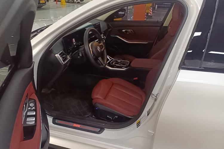 Used BMW i3 2024 eDrive 35 L Driver Seat