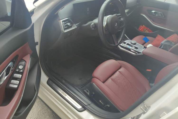 Used BMW i3 2024 eDrive 35 L Driver Seat