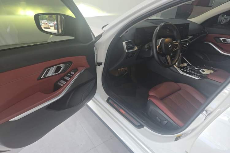 Used BMW i3 2024 eDrive 35 L Driver Seat