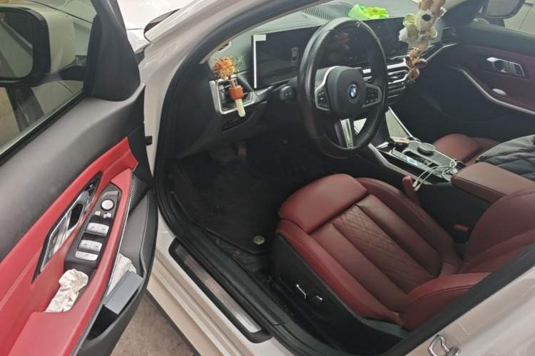 Used BMW i3 2024 eDrive 35 L Driver Seat