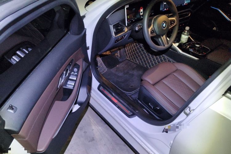 Used BMW i3 2024 eDrive 35 L Driver Seat