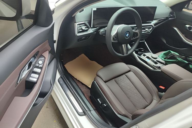 Used BMW i3 2024 eDrive 35 L Driver Seat