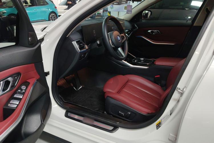 Used BMW i3 2024 eDrive 35 L Driver Seat