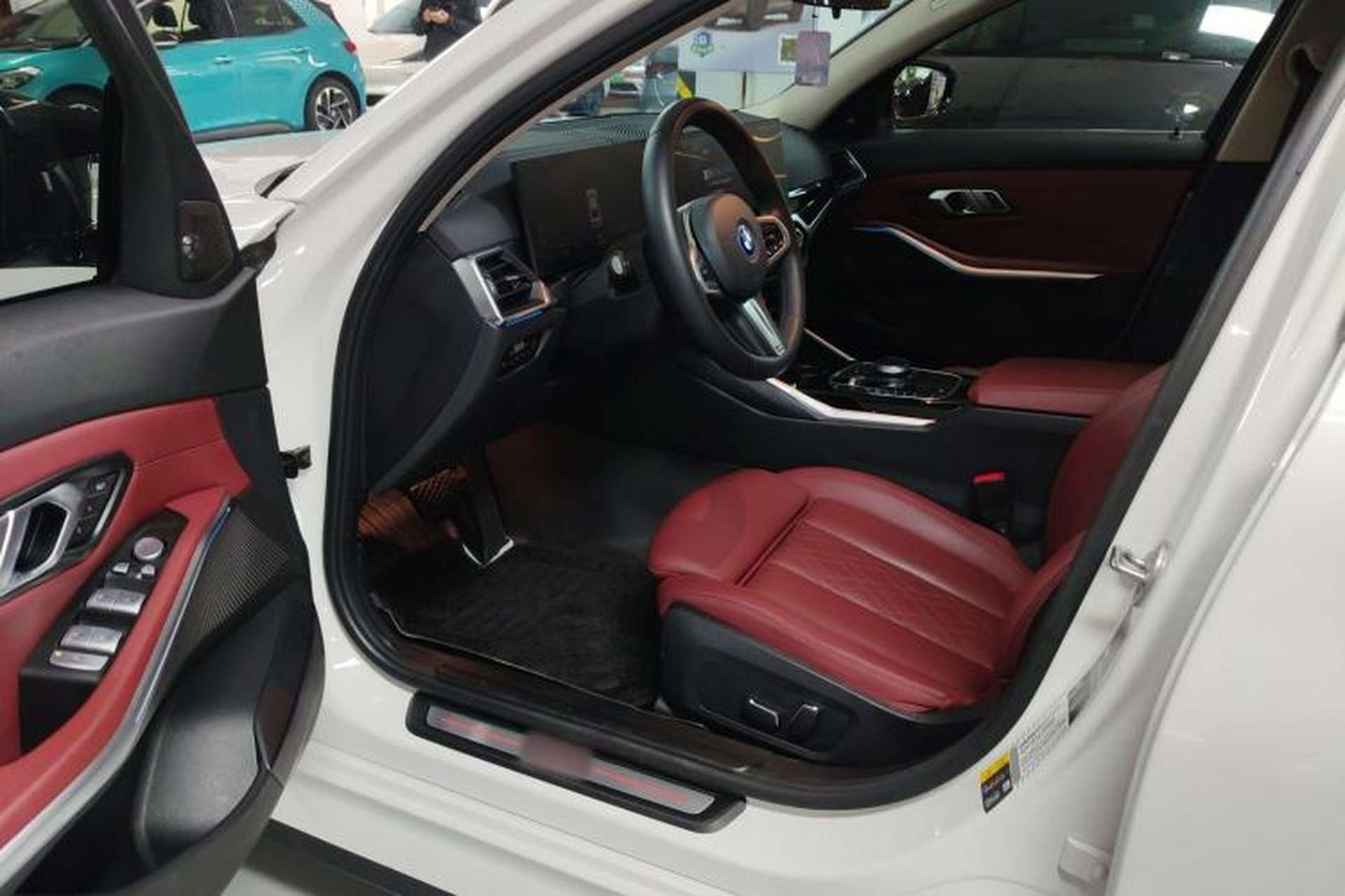 Used BMW i3 2024 eDrive 35 L Driver Seat