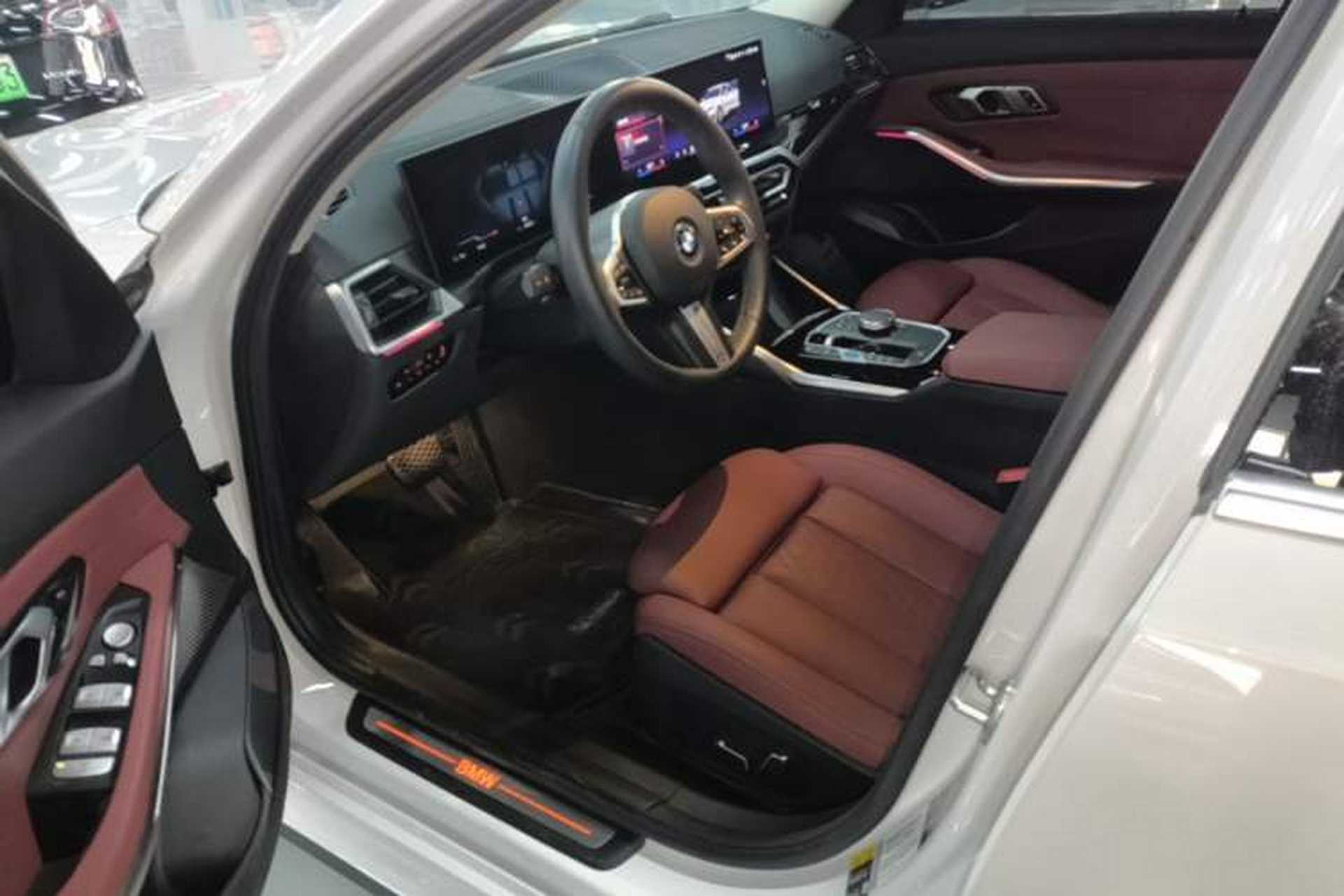 Used BMW i3 2024 eDrive 35 L Driver Seat