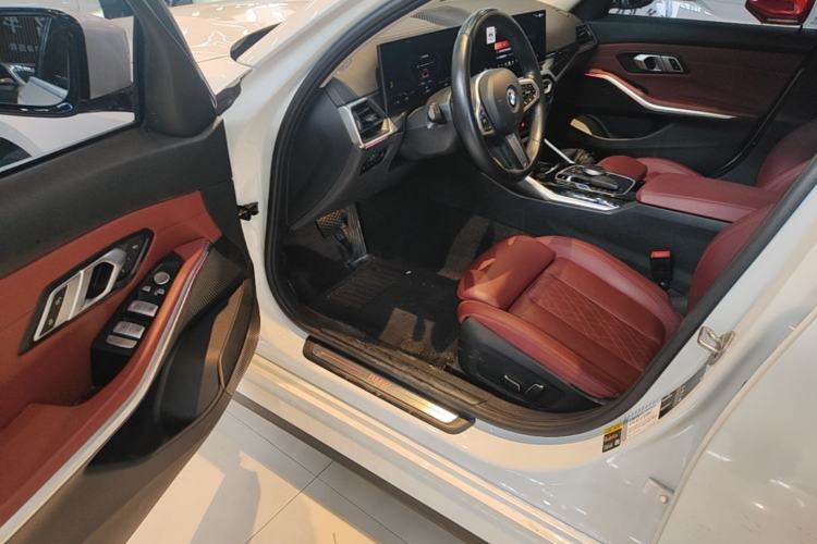 Used BMW i3 2024 eDrive 35 L Driver Seat