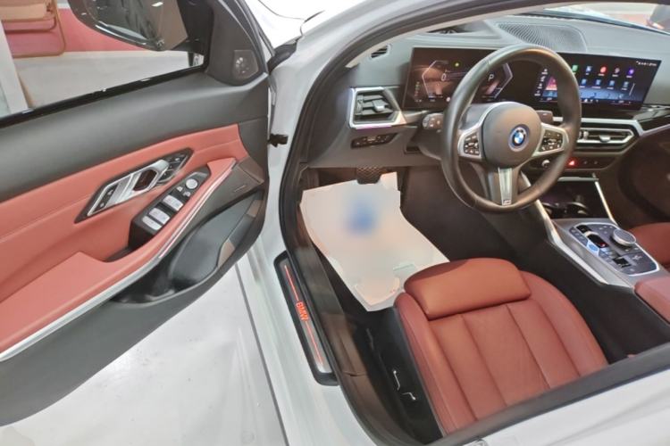 Used BMW i3 2024 eDrive 40 L Midnight Sports Package Driver Seat