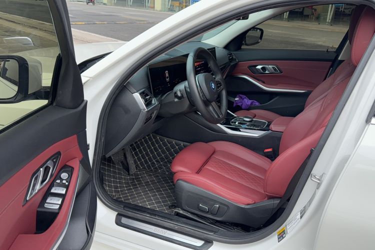 Used BMW i3 2024 eDrive 35 L Driver Seat