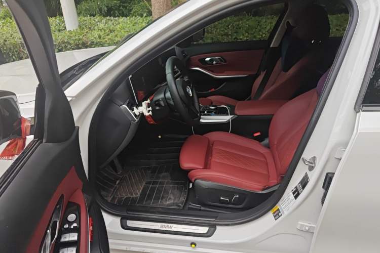 Used BMW i3 2024 eDrive 40 L Midnight Edition Driver Seat