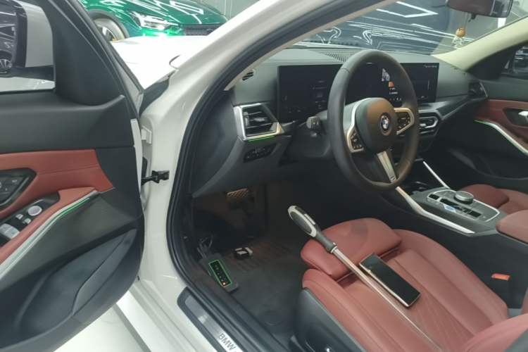 Used BMW i3 2024 eDrive 35 L Driver Seat