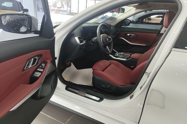 Used BMW i3 2024 eDrive 35 L Driver Seat