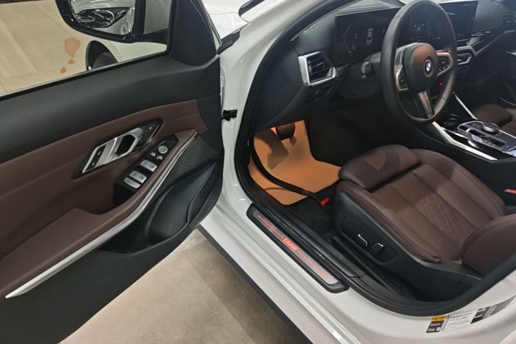 Used BMW i3 2024 eDrive 35 L Driver Seat