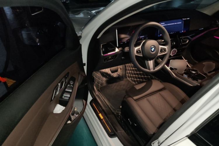 Used BMW i3 2024 eDrive 40 L Midnight Edition Driver Seat