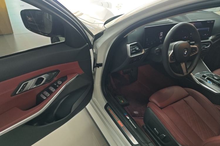 Used BMW i3 2024 eDrive 40 L Midnight Edition Driver Seat