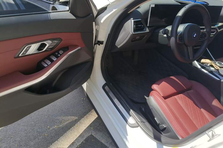 Used BMW i3 2024 eDrive 35 L Driver Seat