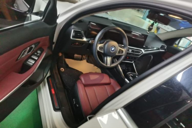 Used BMW i3 2024 eDrive 35 L Driver Seat