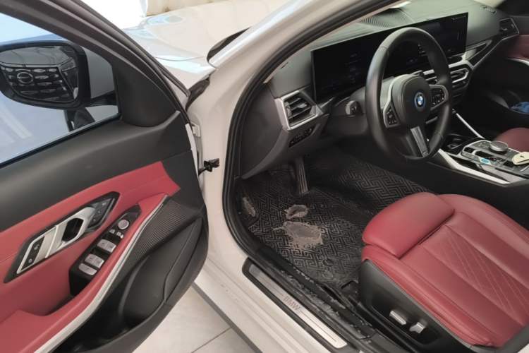 Used BMW i3 2024 eDrive 35 L Driver Seat