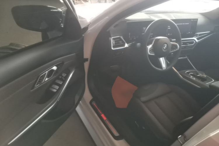 Used BMW i3 2024 eDrive 40 L Midnight Edition Driver Seat